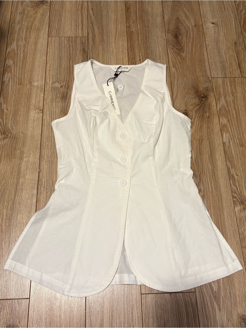 Commense White Sleeveless Button-Front Peplum Tunic